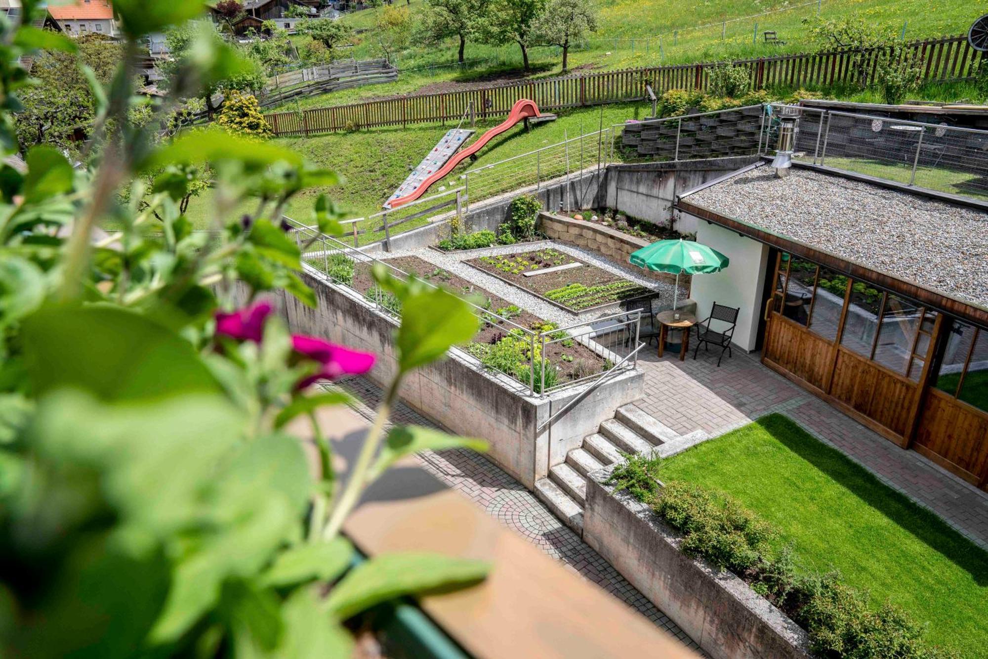 Kinderbauernhof Ierzerhof Arzl im Pitztal Exterior foto